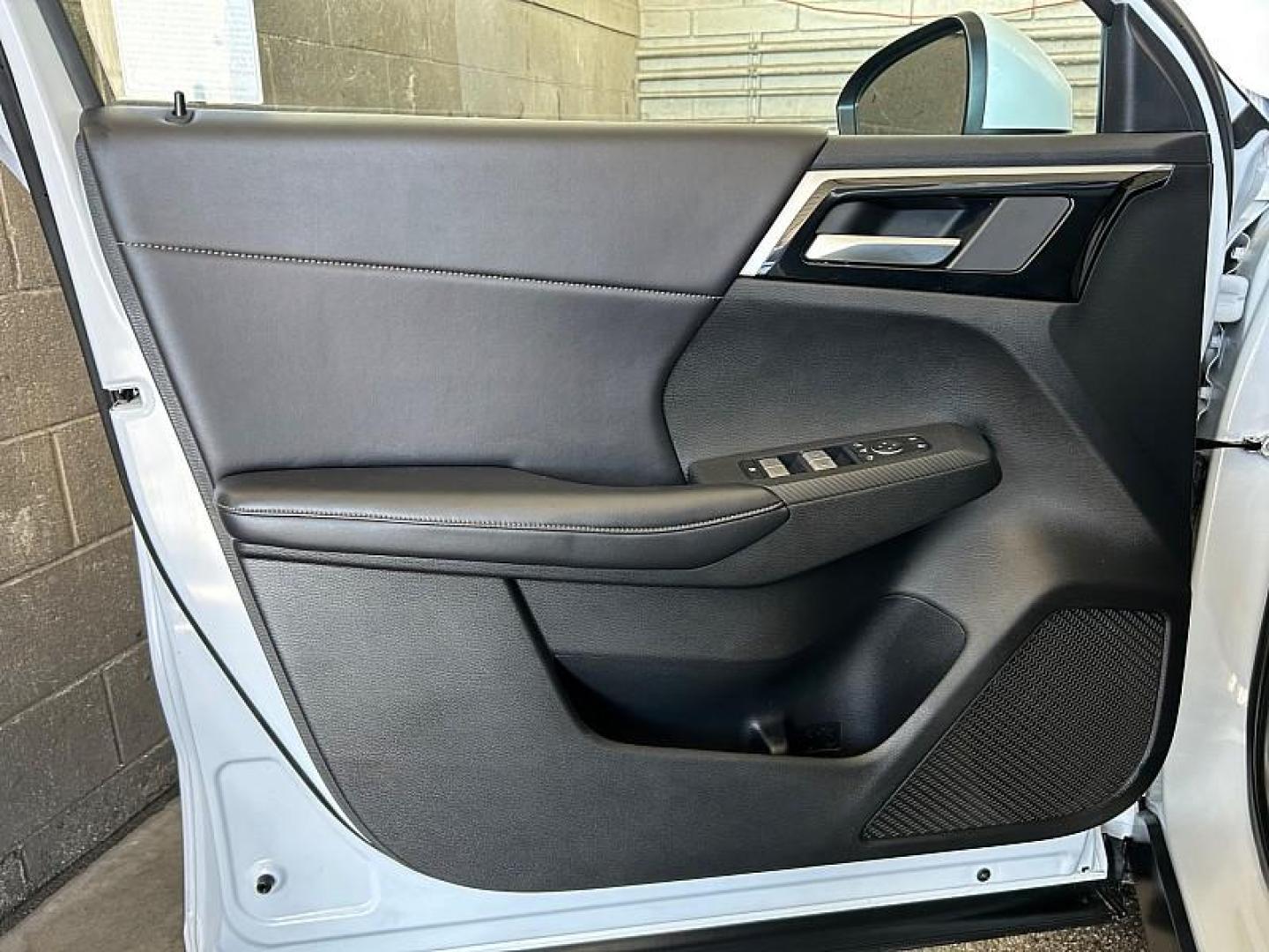 2023 WHITE Mitsubishi Outlander Plug-In Hybrid (JA4T5UA97PZ) with an 4-Cyl Hybrid 2.4 Liter engine, Automatic 1-Spd transmission, located at 412 Auto Vista Drive, Palmdale, 93551, (661) 945-0620, 34.592636, -118.136681 - Photo#16