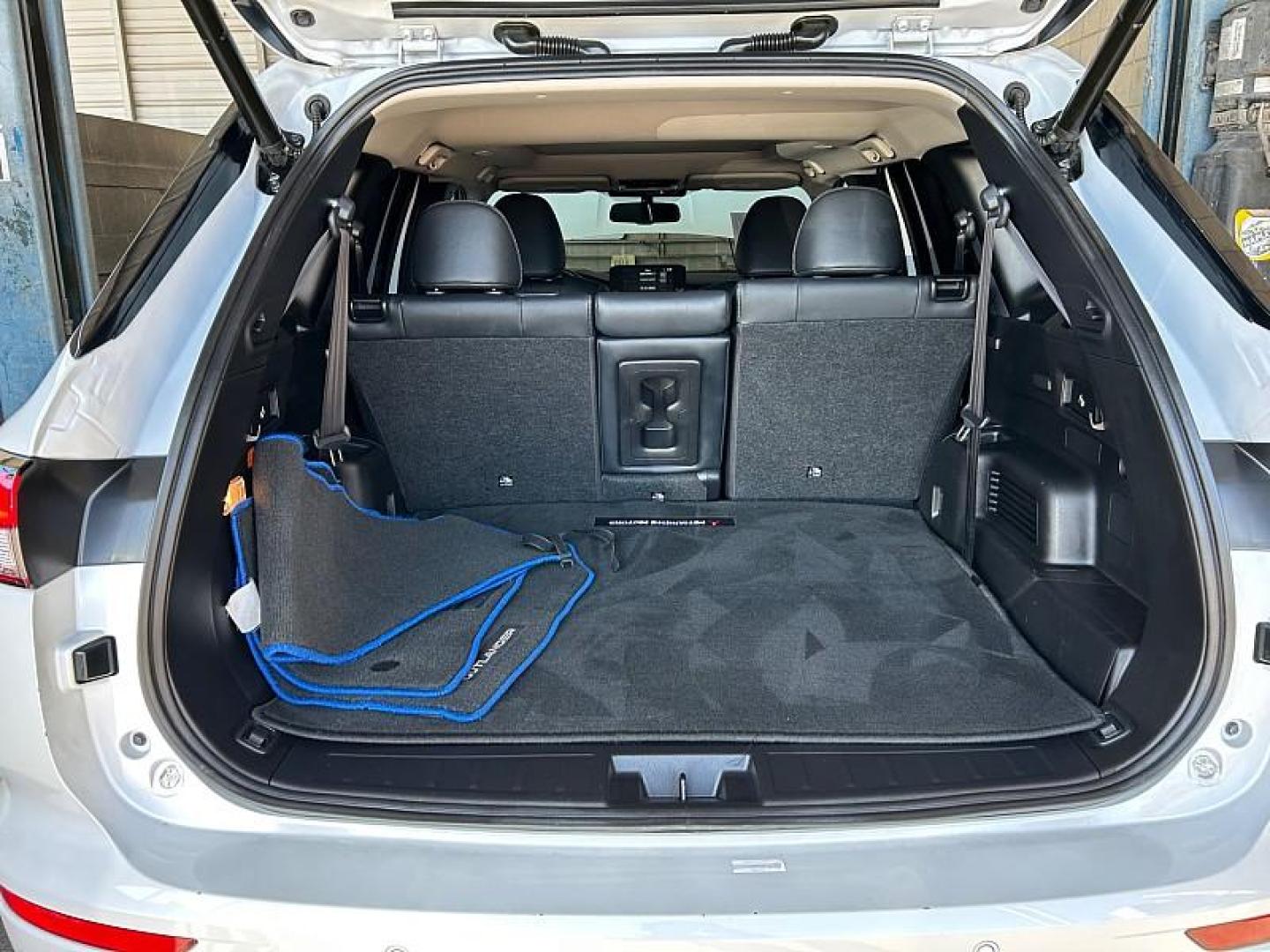 2023 WHITE Mitsubishi Outlander Plug-In Hybrid (JA4T5UA97PZ) with an 4-Cyl Hybrid 2.4 Liter engine, Automatic 1-Spd transmission, located at 412 Auto Vista Drive, Palmdale, 93551, (661) 945-0620, 34.592636, -118.136681 - Photo#27