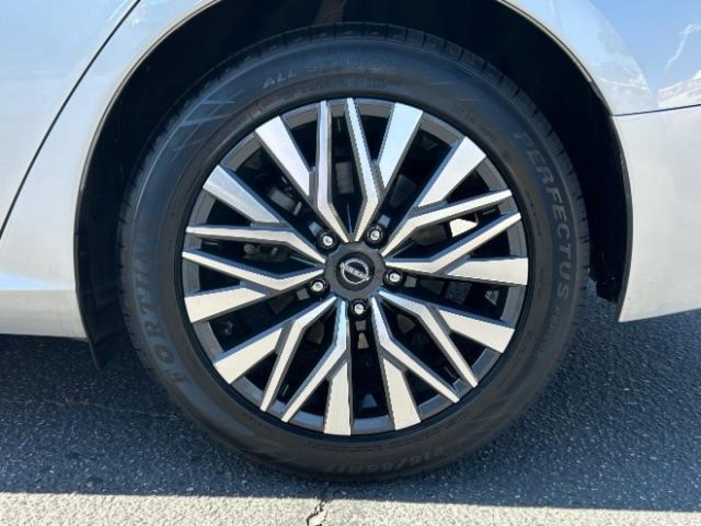 2023 SILVER Nissan Altima (1N4BL4DV3PN) with an 4-Cyl 2.5 Liter engine, Automatic Xtronic CVT transmission, located at 412 Auto Vista Drive, Palmdale, 93551, (661) 945-0620, 34.592636, -118.136681 - Photo#11