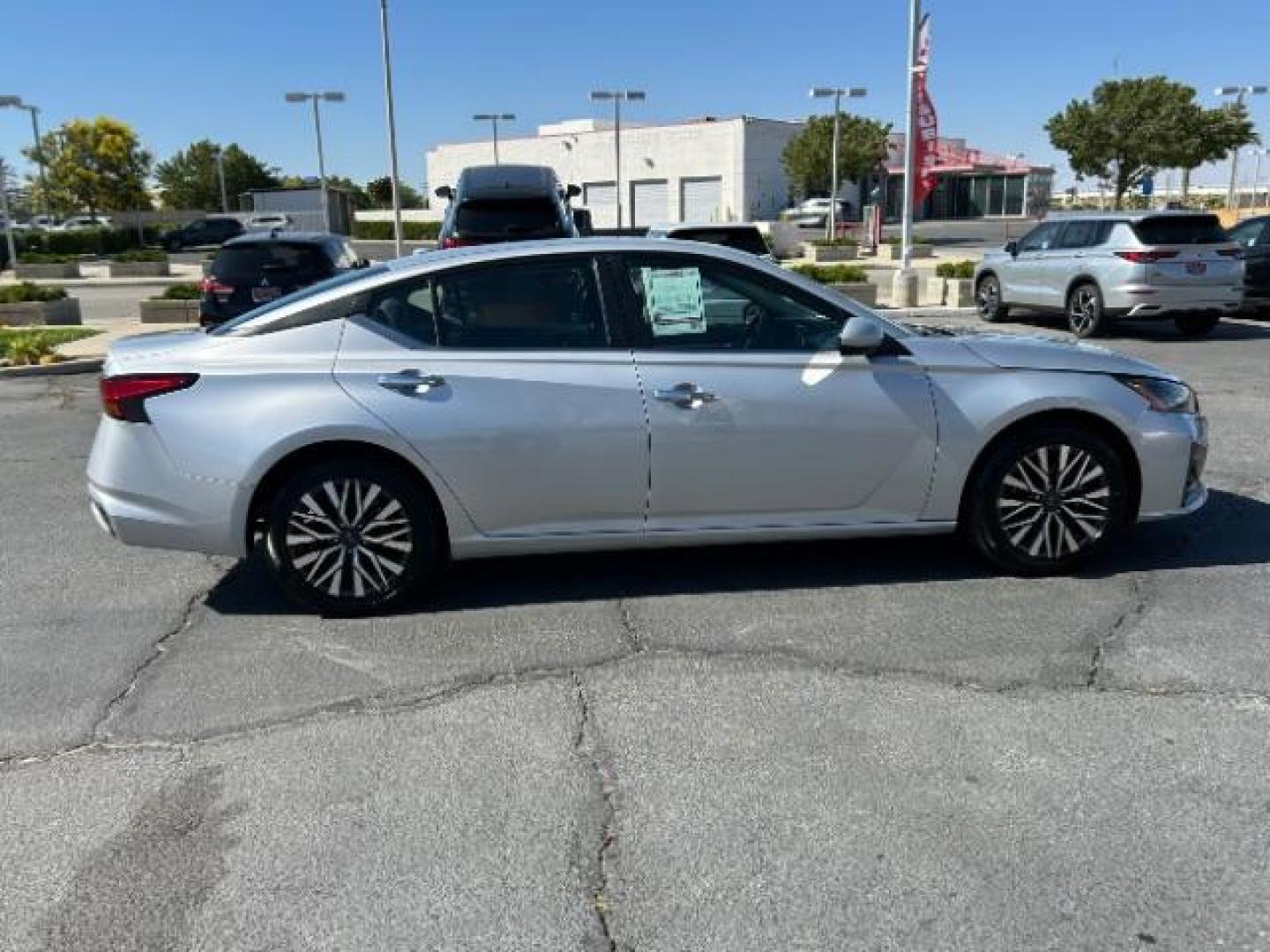 2023 SILVER Nissan Altima (1N4BL4DV1PN) with an 4-Cyl 2.5 Liter engine, Automatic Xtronic CVT transmission, located at 412 Auto Vista Drive, Palmdale, 93551, (661) 945-0620, 34.592636, -118.136681 - Photo#11