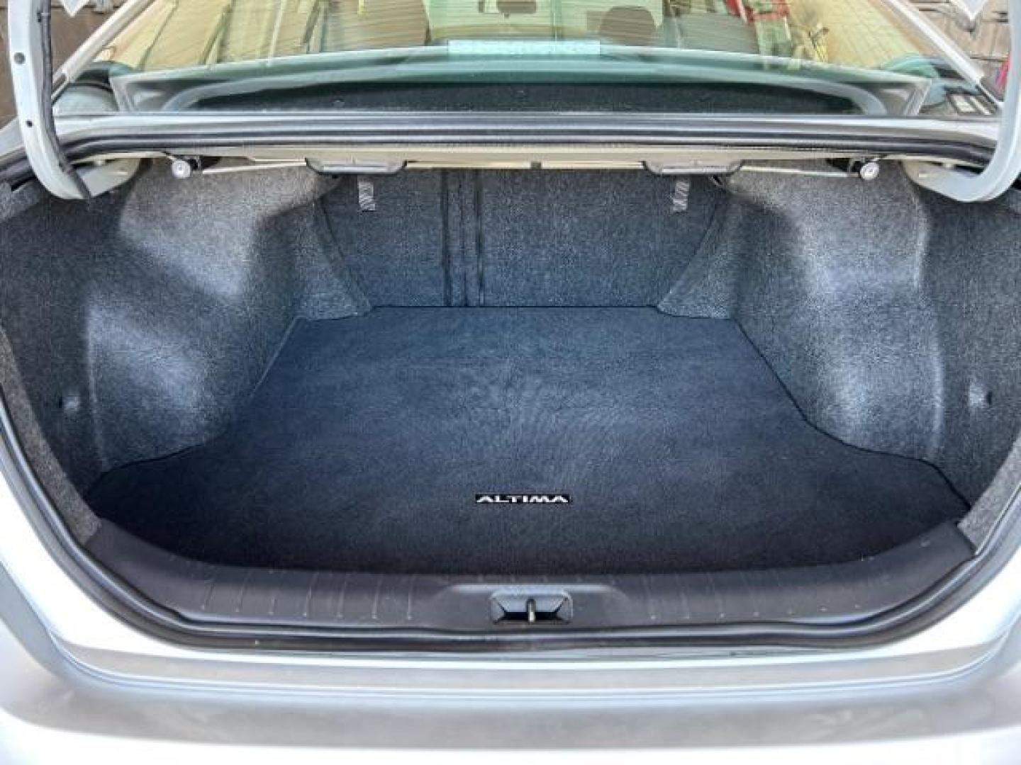2023 SILVER Nissan Altima (1N4BL4DV1PN) with an 4-Cyl 2.5 Liter engine, Automatic Xtronic CVT transmission, located at 412 Auto Vista Drive, Palmdale, 93551, (661) 945-0620, 34.592636, -118.136681 - Photo#28