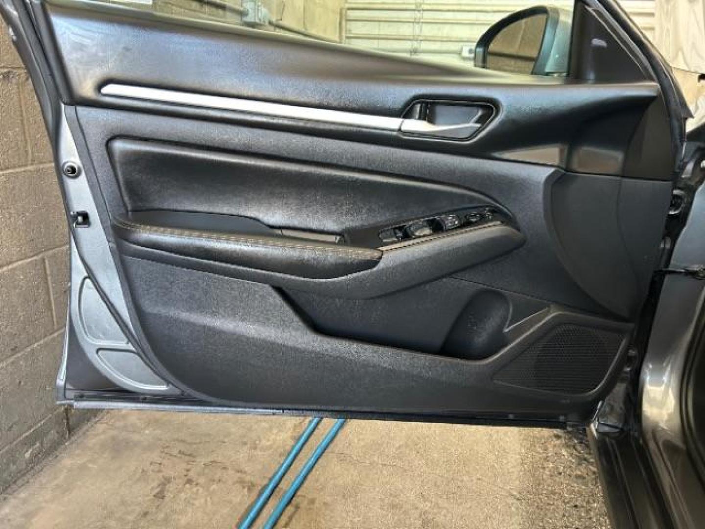 2023 SILVER Nissan Altima (1N4BL4DV1PN) with an 4-Cyl 2.5 Liter engine, Automatic Xtronic CVT transmission, located at 412 Auto Vista Drive, Palmdale, 93551, (661) 945-0620, 34.592636, -118.136681 - Photo#47