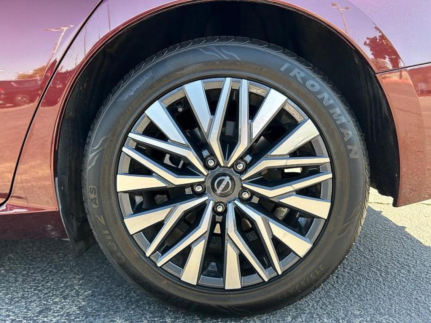 2023 RED Nissan Altima (1N4BL4DV5PN) with an 4-Cyl 2.5 Liter engine, Automatic Xtronic CVT transmission, located at 412 Auto Vista Drive, Palmdale, 93551, (661) 945-0620, 34.592636, -118.136681 - Photo#9