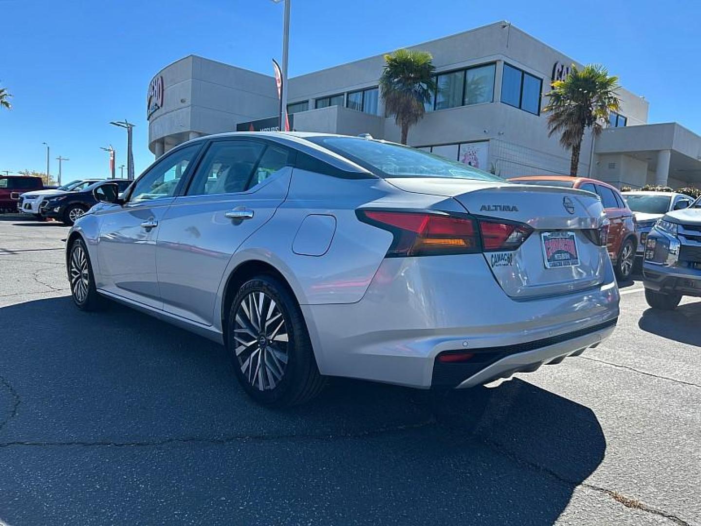 2023 SILVER Nissan Altima (1N4BL4DV8PN) with an 4-Cyl 2.5 Liter engine, Automatic Xtronic CVT transmission, located at 412 Auto Vista Drive, Palmdale, 93551, (661) 945-0620, 34.592636, -118.136681 - Photo#2