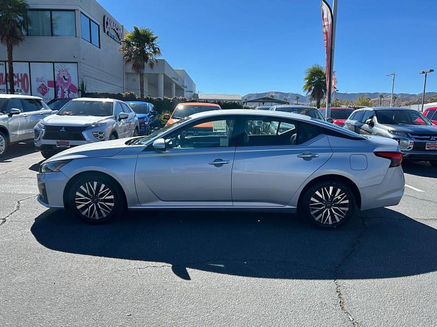 2023 SILVER Nissan Altima (1N4BL4DV8PN) with an 4-Cyl 2.5 Liter engine, Automatic Xtronic CVT transmission, located at 412 Auto Vista Drive, Palmdale, 93551, (661) 945-0620, 34.592636, -118.136681 - Photo#3
