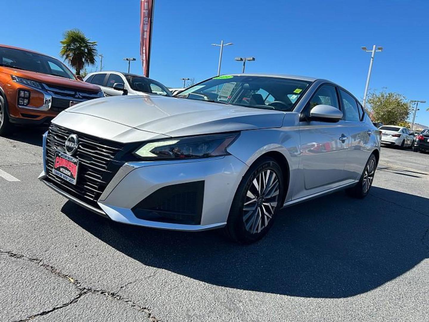 2023 SILVER Nissan Altima (1N4BL4DV8PN) with an 4-Cyl 2.5 Liter engine, Automatic Xtronic CVT transmission, located at 412 Auto Vista Drive, Palmdale, 93551, (661) 945-0620, 34.592636, -118.136681 - Photo#4