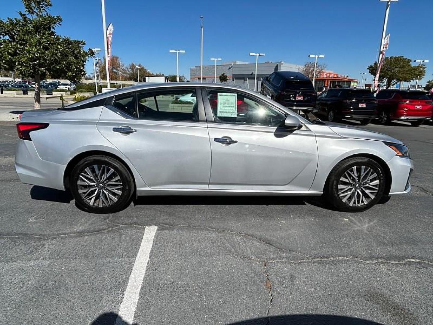 2023 SILVER Nissan Altima (1N4BL4DV8PN) with an 4-Cyl 2.5 Liter engine, Automatic Xtronic CVT transmission, located at 412 Auto Vista Drive, Palmdale, 93551, (661) 945-0620, 34.592636, -118.136681 - Photo#5