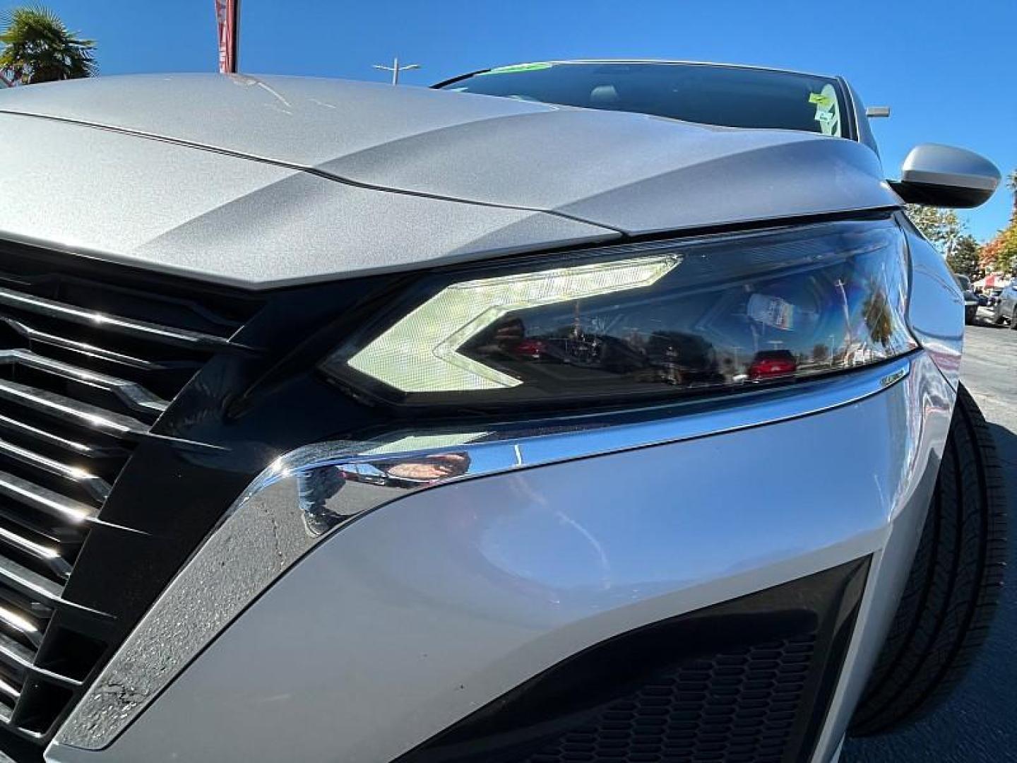 2023 SILVER Nissan Altima (1N4BL4DV8PN) with an 4-Cyl 2.5 Liter engine, Automatic Xtronic CVT transmission, located at 412 Auto Vista Drive, Palmdale, 93551, (661) 945-0620, 34.592636, -118.136681 - Photo#9