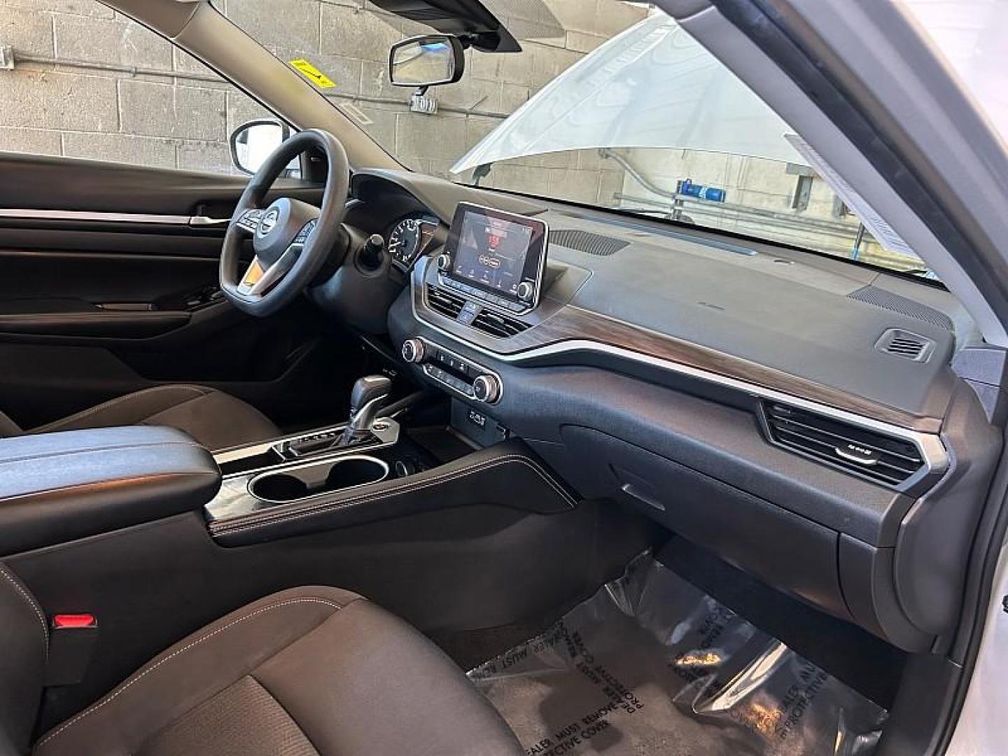 2023 SILVER Nissan Altima (1N4BL4DV8PN) with an 4-Cyl 2.5 Liter engine, Automatic Xtronic CVT transmission, located at 412 Auto Vista Drive, Palmdale, 93551, (661) 945-0620, 34.592636, -118.136681 - Photo#27