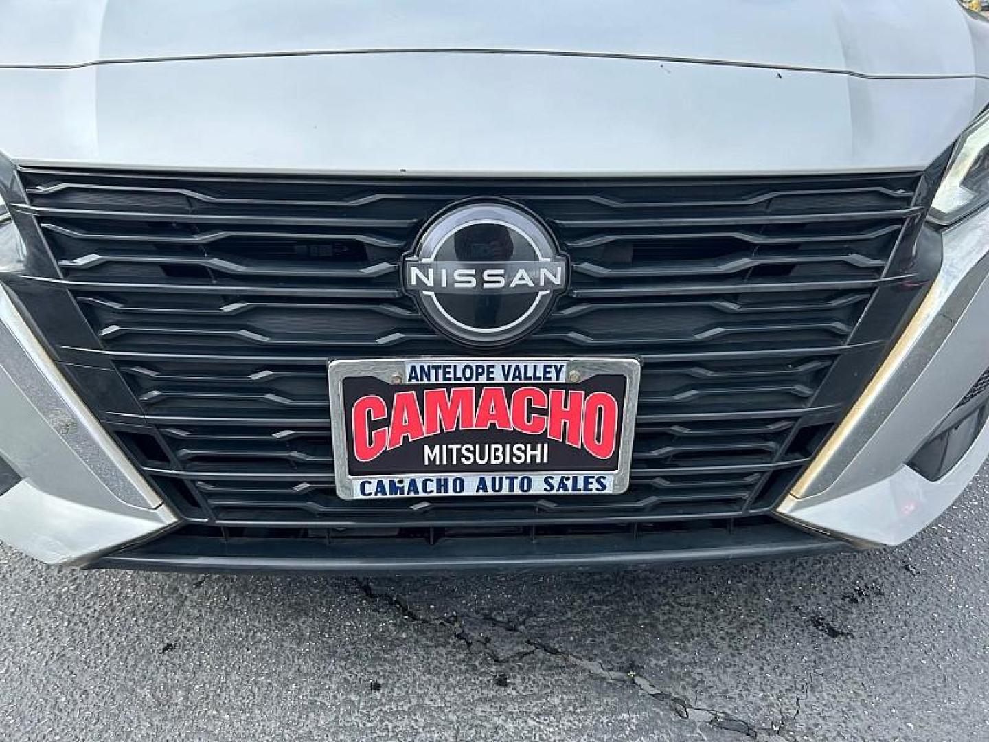 2023 SILVER Nissan Altima (1N4BL4DV3PN) with an 4-Cyl 2.5 Liter engine, Automatic Xtronic CVT transmission, located at 412 Auto Vista Drive, Palmdale, 93551, (661) 945-0620, 34.592636, -118.136681 - Photo#11