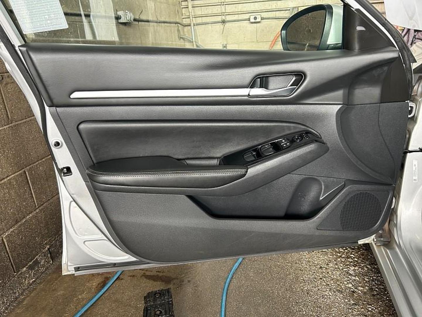 2023 SILVER Nissan Altima (1N4BL4DV3PN) with an 4-Cyl 2.5 Liter engine, Automatic Xtronic CVT transmission, located at 412 Auto Vista Drive, Palmdale, 93551, (661) 945-0620, 34.592636, -118.136681 - Photo#18