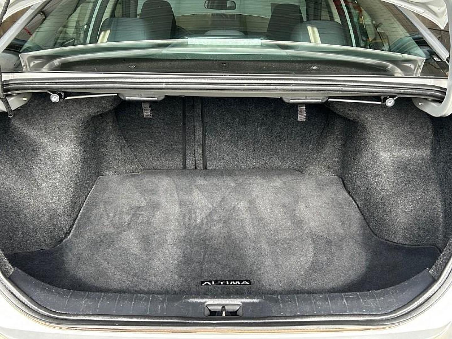 2023 SILVER Nissan Altima (1N4BL4DV3PN) with an 4-Cyl 2.5 Liter engine, Automatic Xtronic CVT transmission, located at 412 Auto Vista Drive, Palmdale, 93551, (661) 945-0620, 34.592636, -118.136681 - Photo#25