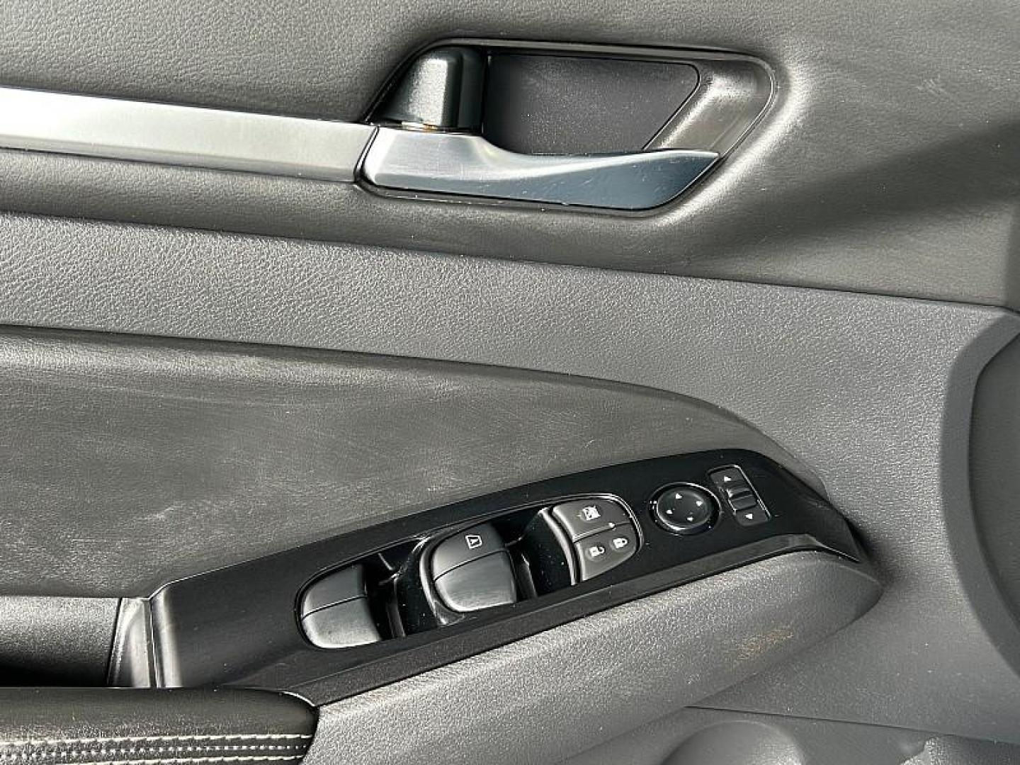 2023 SILVER Nissan Altima (1N4BL4DV3PN) with an 4-Cyl 2.5 Liter engine, Automatic Xtronic CVT transmission, located at 412 Auto Vista Drive, Palmdale, 93551, (661) 945-0620, 34.592636, -118.136681 - Photo#26