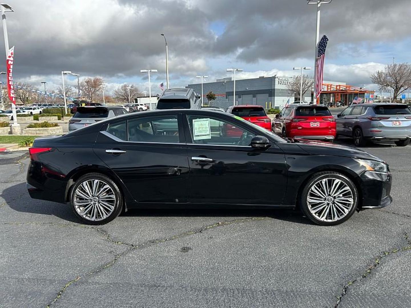 2023 BLACK Nissan Altima (1N4BL4EV1PN) with an 4-Cyl 2.5 Liter engine, Automatic Xtronic CVT transmission, located at 412 Auto Vista Drive, Palmdale, 93551, (661) 945-0620, 34.592636, -118.136681 - Photo#3