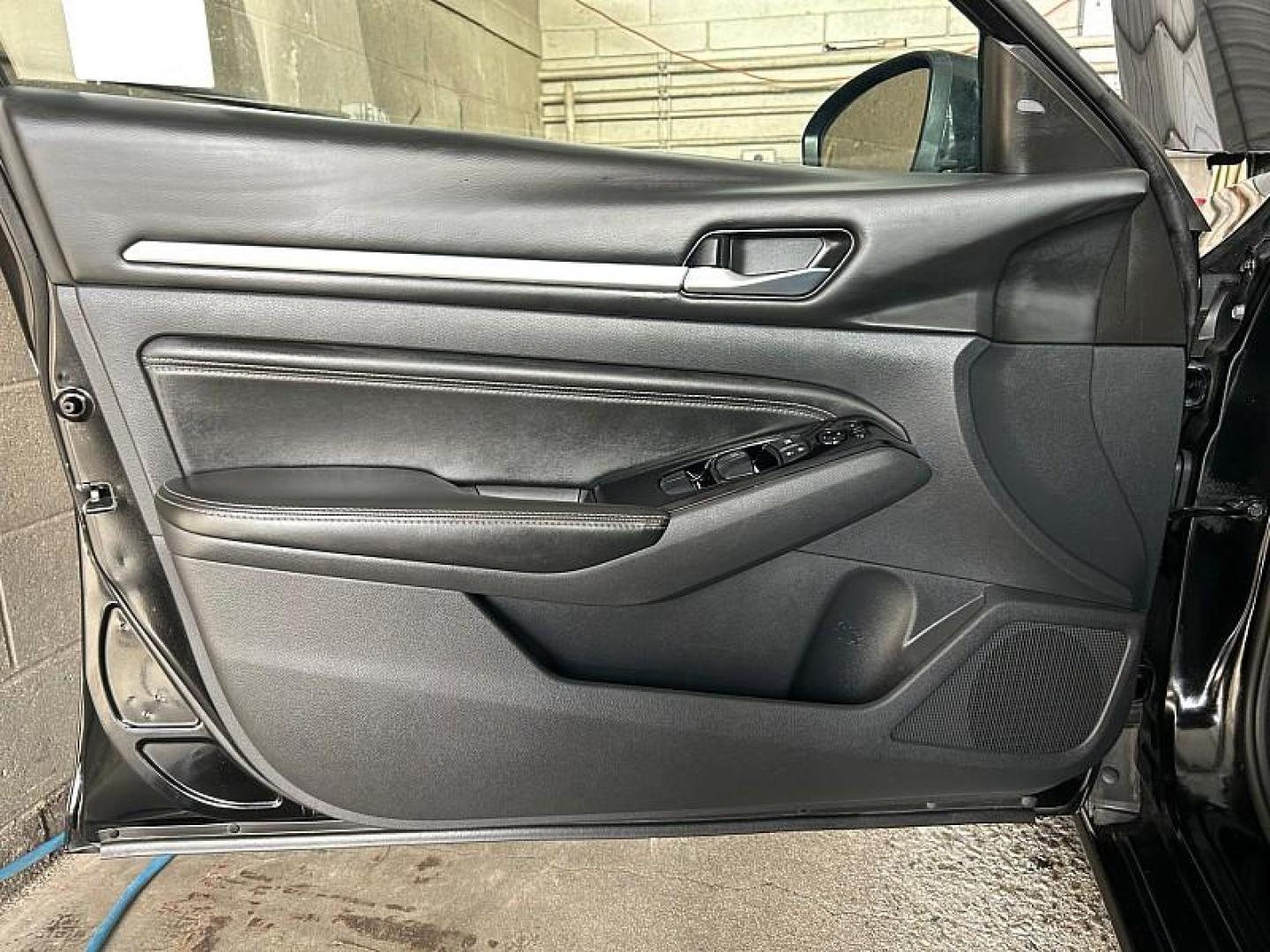 2023 BLACK Nissan Altima (1N4BL4EV1PN) with an 4-Cyl 2.5 Liter engine, Automatic Xtronic CVT transmission, located at 412 Auto Vista Drive, Palmdale, 93551, (661) 945-0620, 34.592636, -118.136681 - Photo#15