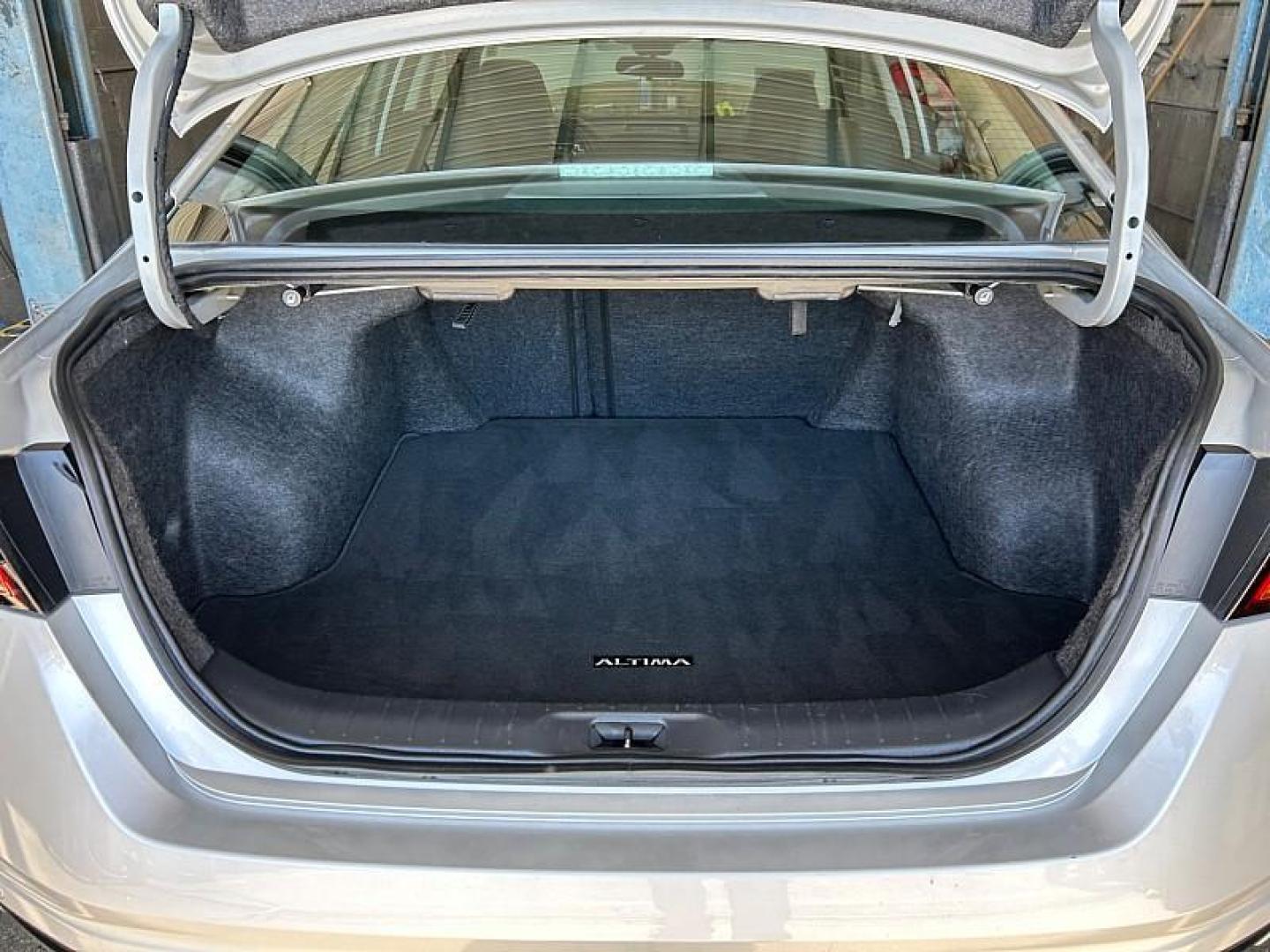 2023 SILVER Nissan Altima (1N4BL4CV1PN) with an 4-Cyl 2.5 Liter engine, Automatic Xtronic CVT transmission, located at 412 Auto Vista Drive, Palmdale, 93551, (661) 945-0620, 34.592636, -118.136681- Photo#27