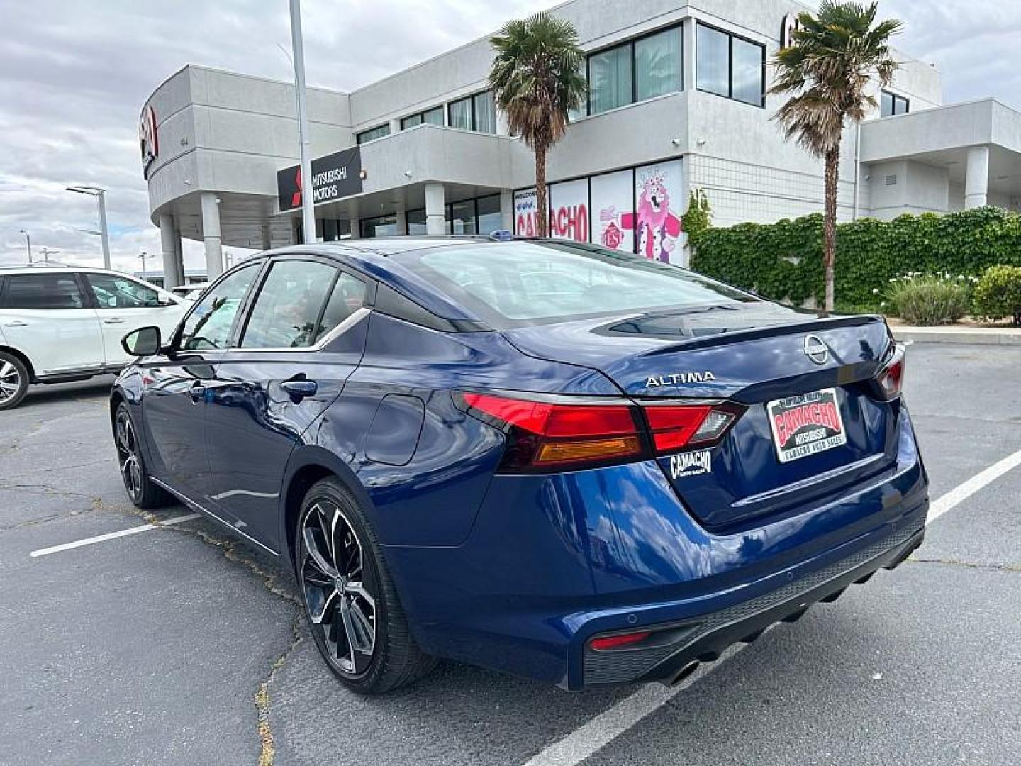 2023 BLUE Nissan Altima (1N4BL4CV6PN) with an 4-Cyl 2.5 Liter engine, Automatic Xtronic CVT transmission, located at 412 Auto Vista Drive, Palmdale, 93551, (661) 945-0620, 34.592636, -118.136681 - Photo#4