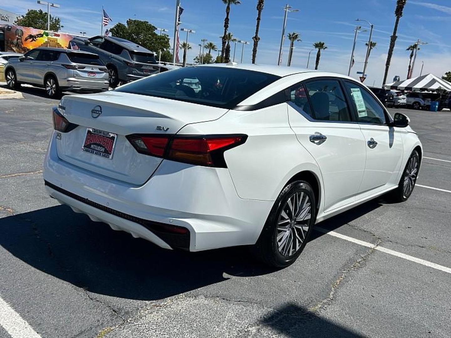 2023 WHITE Nissan Altima (1N4BL4DV1PN) with an 4-Cyl 2.5 Liter engine, Automatic Xtronic CVT transmission, located at 412 Auto Vista Drive, Palmdale, 93551, (661) 945-0620, 34.592636, -118.136681- Photo#5