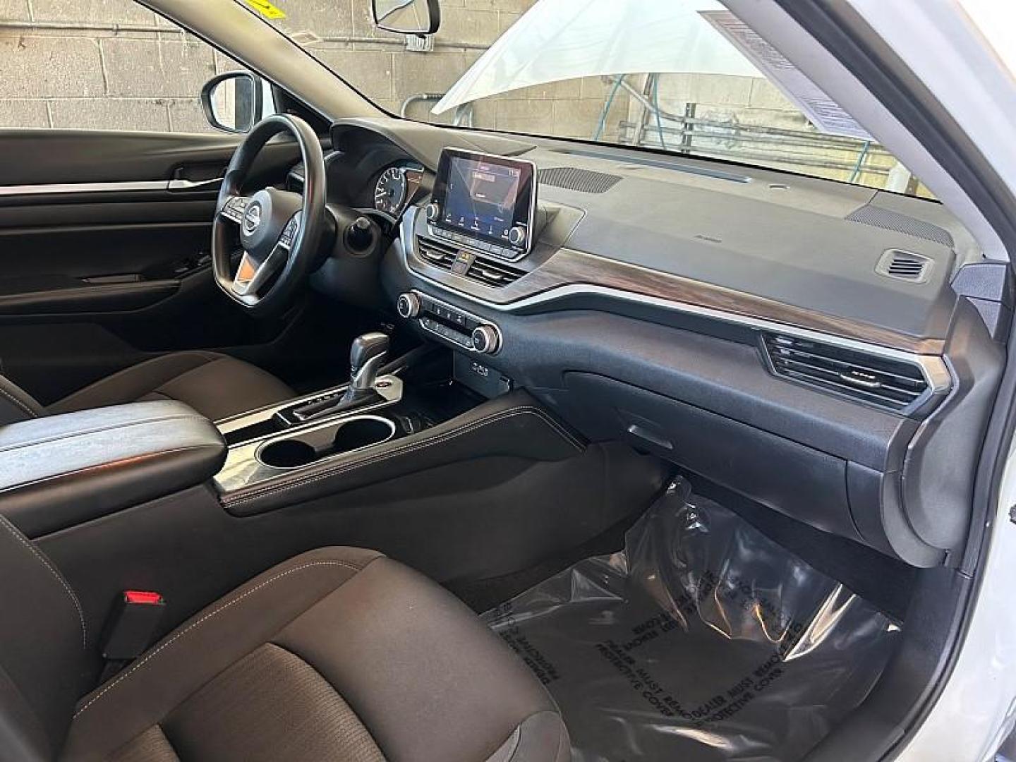 2023 WHITE Nissan Altima (1N4BL4DV1PN) with an 4-Cyl 2.5 Liter engine, Automatic Xtronic CVT transmission, located at 412 Auto Vista Drive, Palmdale, 93551, (661) 945-0620, 34.592636, -118.136681- Photo#29