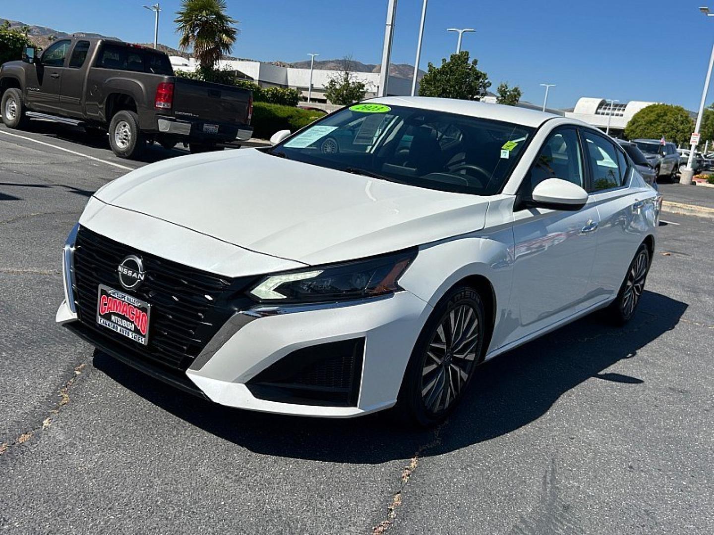 2023 WHITE Nissan Altima (1N4BL4DV7PN) with an 4-Cyl 2.5 Liter engine, Automatic Xtronic CVT transmission, located at 412 Auto Vista Drive, Palmdale, 93551, (661) 945-0620, 34.592636, -118.136681 - Photo#1