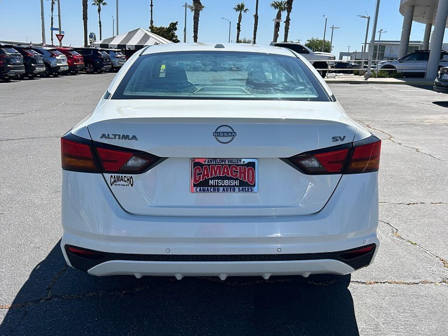 2023 WHITE Nissan Altima (1N4BL4DV7PN) with an 4-Cyl 2.5 Liter engine, Automatic Xtronic CVT transmission, located at 412 Auto Vista Drive, Palmdale, 93551, (661) 945-0620, 34.592636, -118.136681 - Photo#4
