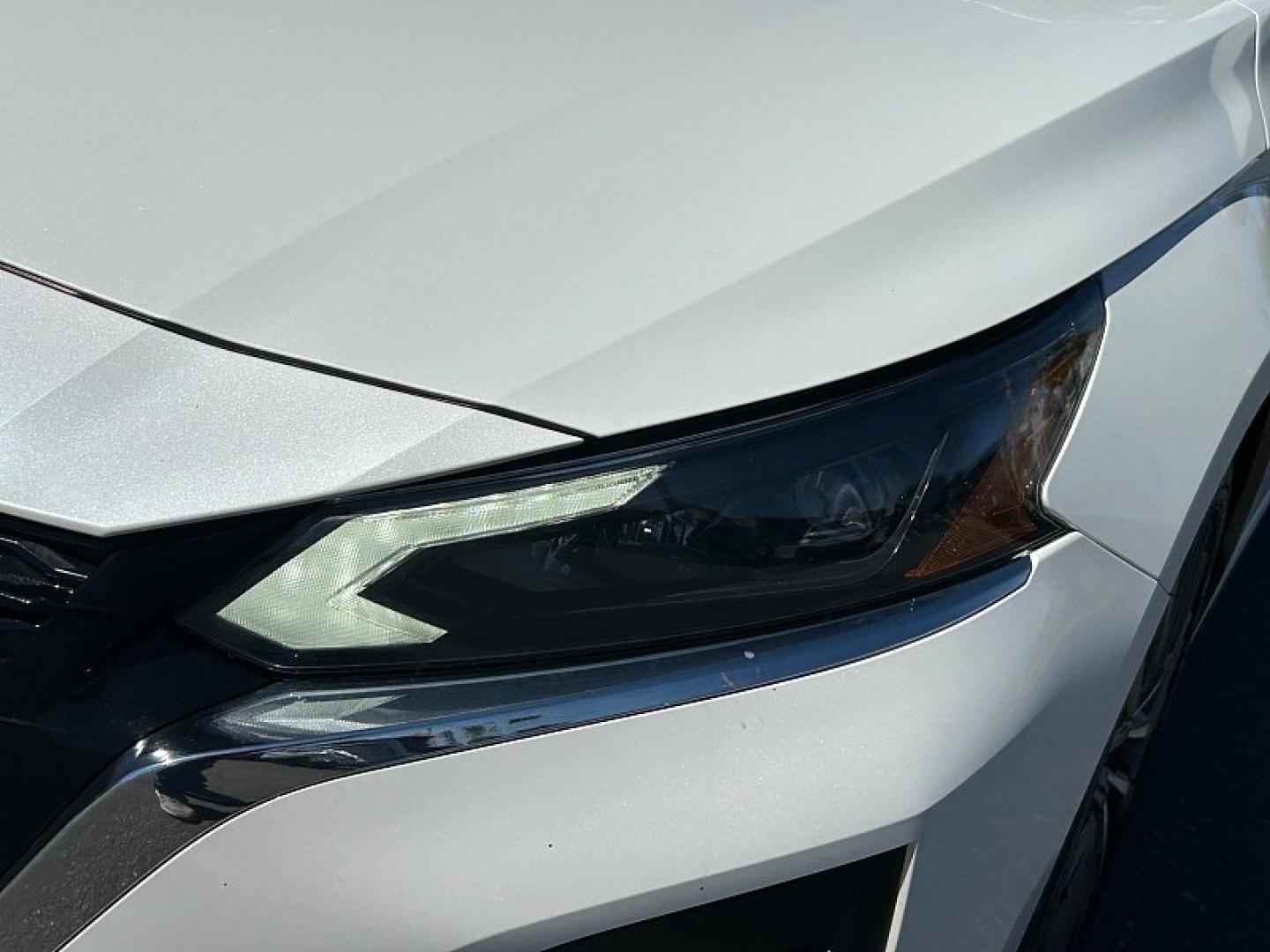 2023 WHITE Nissan Altima (1N4BL4DV7PN) with an 4-Cyl 2.5 Liter engine, Automatic Xtronic CVT transmission, located at 412 Auto Vista Drive, Palmdale, 93551, (661) 945-0620, 34.592636, -118.136681 - Photo#8