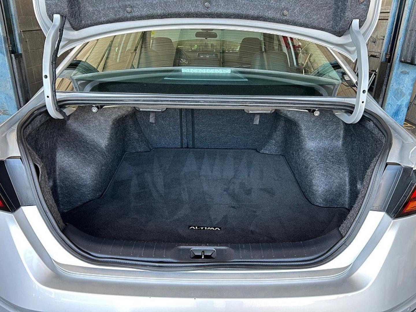 2023 SILVER Nissan Altima (1N4BL4CV6PN) with an 4-Cyl 2.5 Liter engine, Automatic Xtronic CVT transmission, located at 412 Auto Vista Drive, Palmdale, 93551, (661) 945-0620, 34.592636, -118.136681 - Photo#12