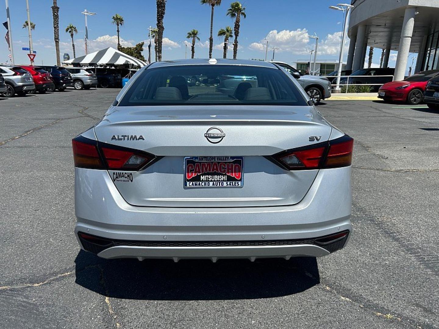 2023 Silver Nissan Altima (1N4BL4DV5PN) with an 4-Cyl 2.5 Liter engine, Automatic Xtronic CVT transmission, located at 412 Auto Vista Drive, Palmdale, 93551, (661) 945-0620, 34.592636, -118.136681 - Photo#3