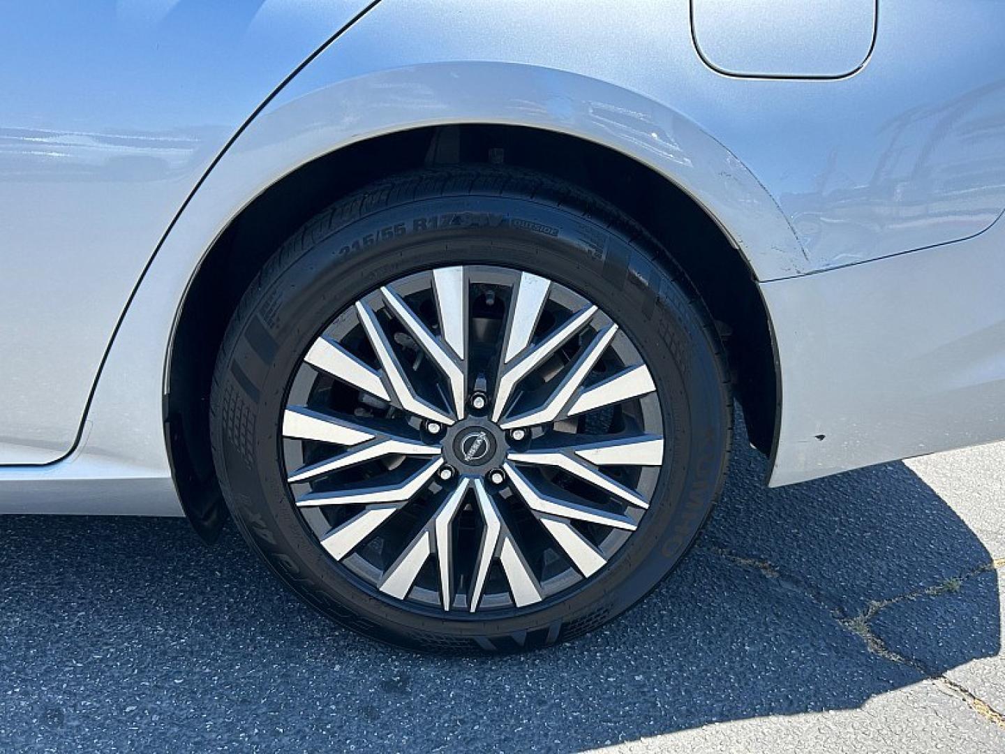 2023 Silver Nissan Altima (1N4BL4DV5PN) with an 4-Cyl 2.5 Liter engine, Automatic Xtronic CVT transmission, located at 412 Auto Vista Drive, Palmdale, 93551, (661) 945-0620, 34.592636, -118.136681 - Photo#13