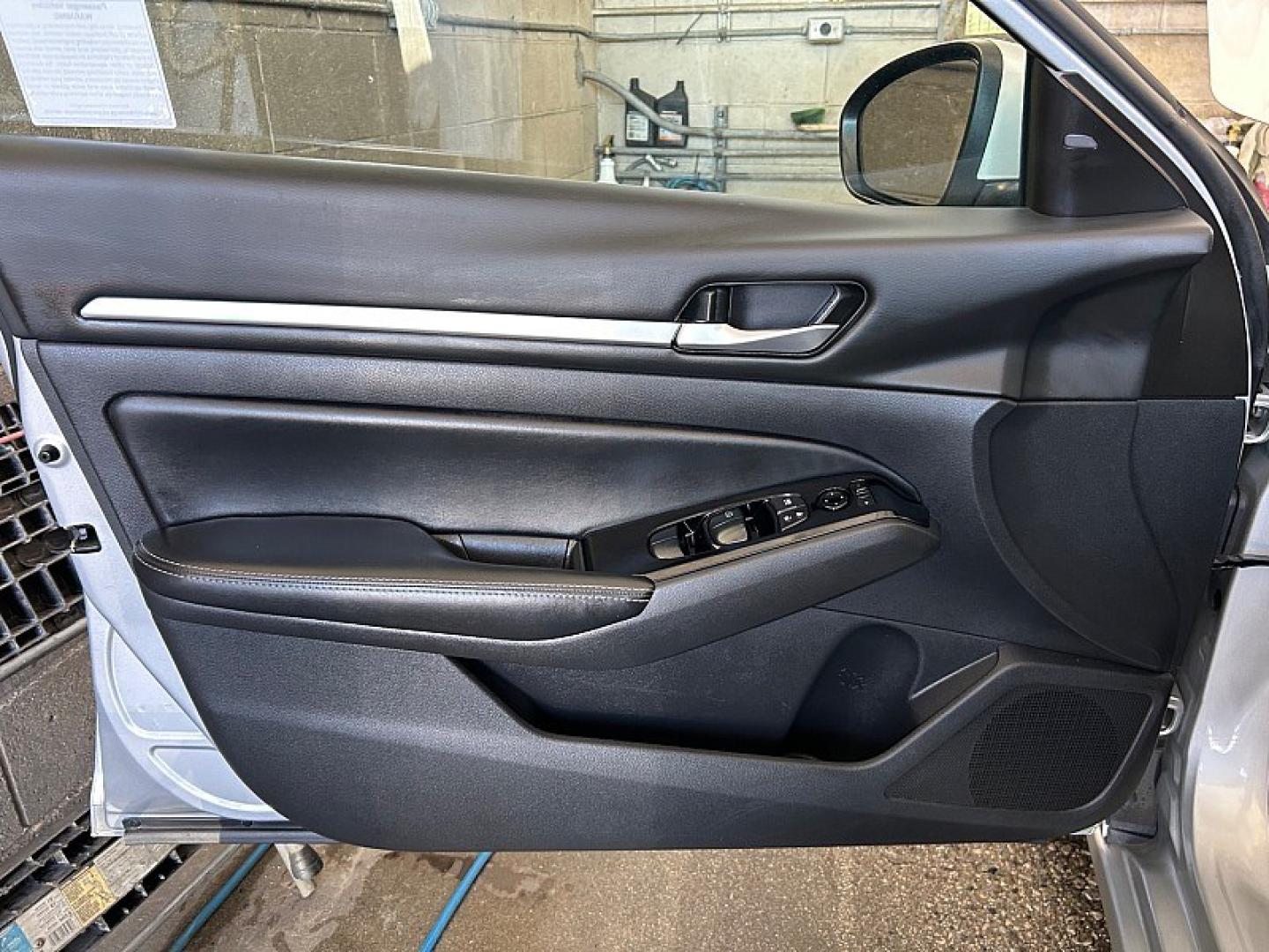 2023 Silver Nissan Altima (1N4BL4DV5PN) with an 4-Cyl 2.5 Liter engine, Automatic Xtronic CVT transmission, located at 412 Auto Vista Drive, Palmdale, 93551, (661) 945-0620, 34.592636, -118.136681 - Photo#16