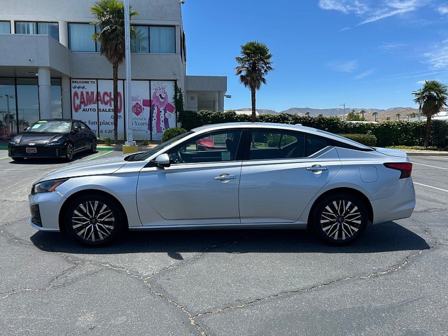 2023 Silver Nissan Altima (1N4BL4DV7PN) with an 4-Cyl 2.5 Liter engine, Automatic Xtronic CVT transmission, located at 412 Auto Vista Drive, Palmdale, 93551, (661) 945-0620, 34.592636, -118.136681- Photo#4