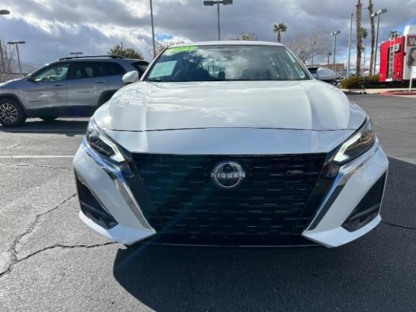 2023 WHITE Nissan Altima (1N4BL4DVXPN) with an 4-Cyl 2.5 Liter engine, Automatic Xtronic CVT transmission, located at 412 Auto Vista Drive, Palmdale, 93551, (661) 945-0620, 34.592636, -118.136681 - Photo#2