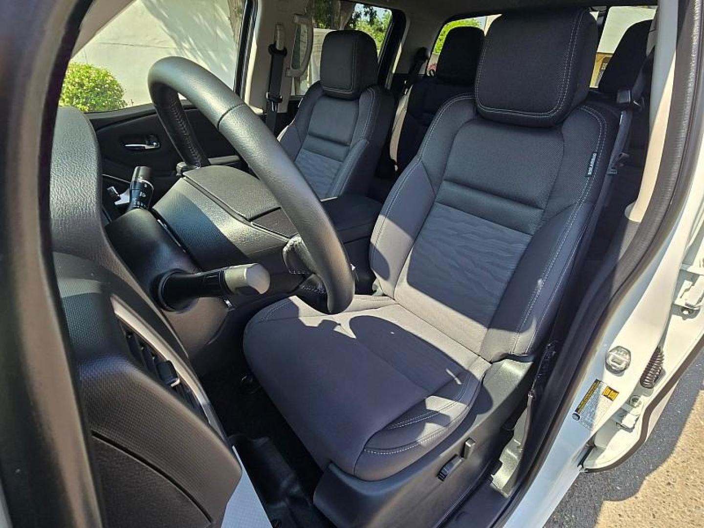 2023 WHITE Nissan Frontier (1N6ED1EKXPN) with an V6 3.8 Liter engine, Automatic 9-Spd transmission, located at 246 E Walker St., Orland, 95963, (530) 865-5800, 39.747589, -122.178398 - Photo#11