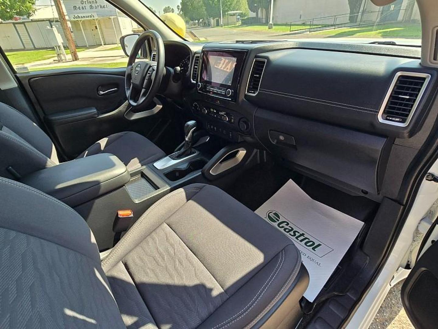 2023 WHITE Nissan Frontier (1N6ED1EKXPN) with an V6 3.8 Liter engine, Automatic 9-Spd transmission, located at 246 E Walker St., Orland, 95963, (530) 865-5800, 39.747589, -122.178398 - Photo#17
