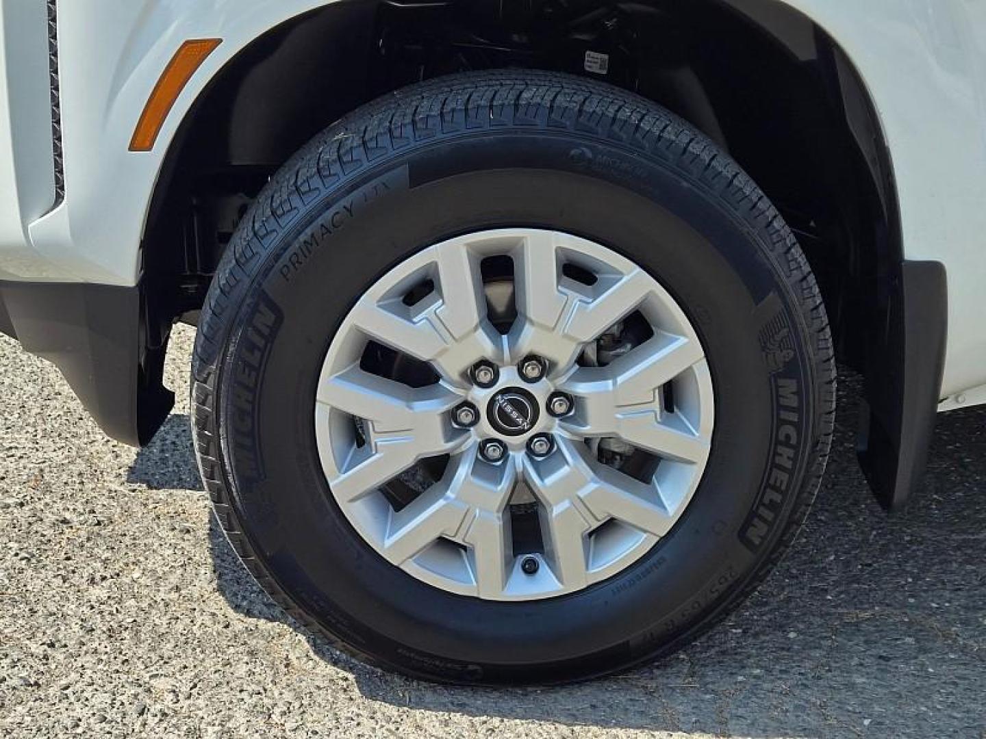 2023 WHITE Nissan Frontier (1N6ED1EKXPN) with an V6 3.8 Liter engine, Automatic 9-Spd transmission, located at 246 E Walker St., Orland, 95963, (530) 865-5800, 39.747589, -122.178398 - Photo#29