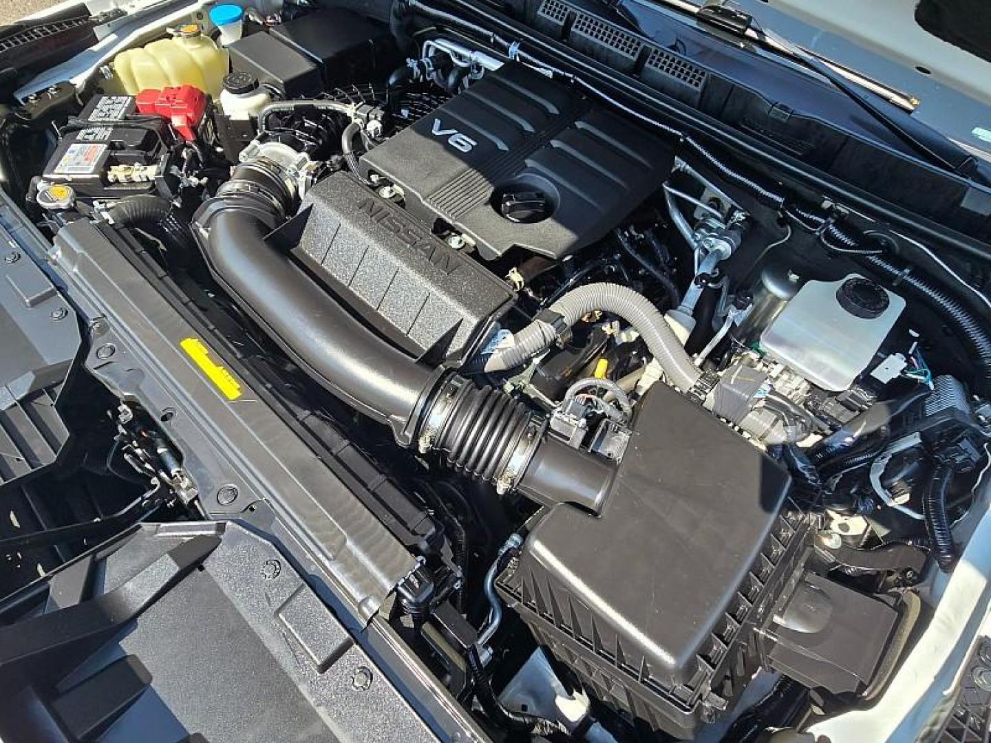 2023 WHITE Nissan Frontier (1N6ED1EKXPN) with an V6 3.8 Liter engine, Automatic 9-Spd transmission, located at 246 E Walker St., Orland, 95963, (530) 865-5800, 39.747589, -122.178398 - Photo#32
