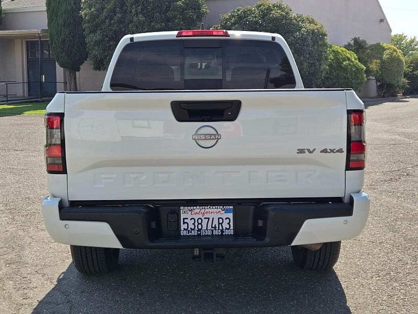 2023 WHITE Nissan Frontier (1N6ED1EKXPN) with an V6 3.8 Liter engine, Automatic 9-Spd transmission, located at 246 E Walker St., Orland, 95963, (530) 865-5800, 39.747589, -122.178398 - Photo#6