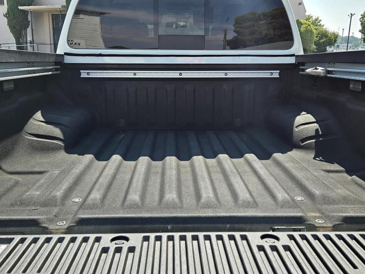 2023 WHITE Nissan Frontier (1N6ED1EKXPN) with an V6 3.8 Liter engine, Automatic 9-Spd transmission, located at 246 E Walker St., Orland, 95963, (530) 865-5800, 39.747589, -122.178398 - Photo#7