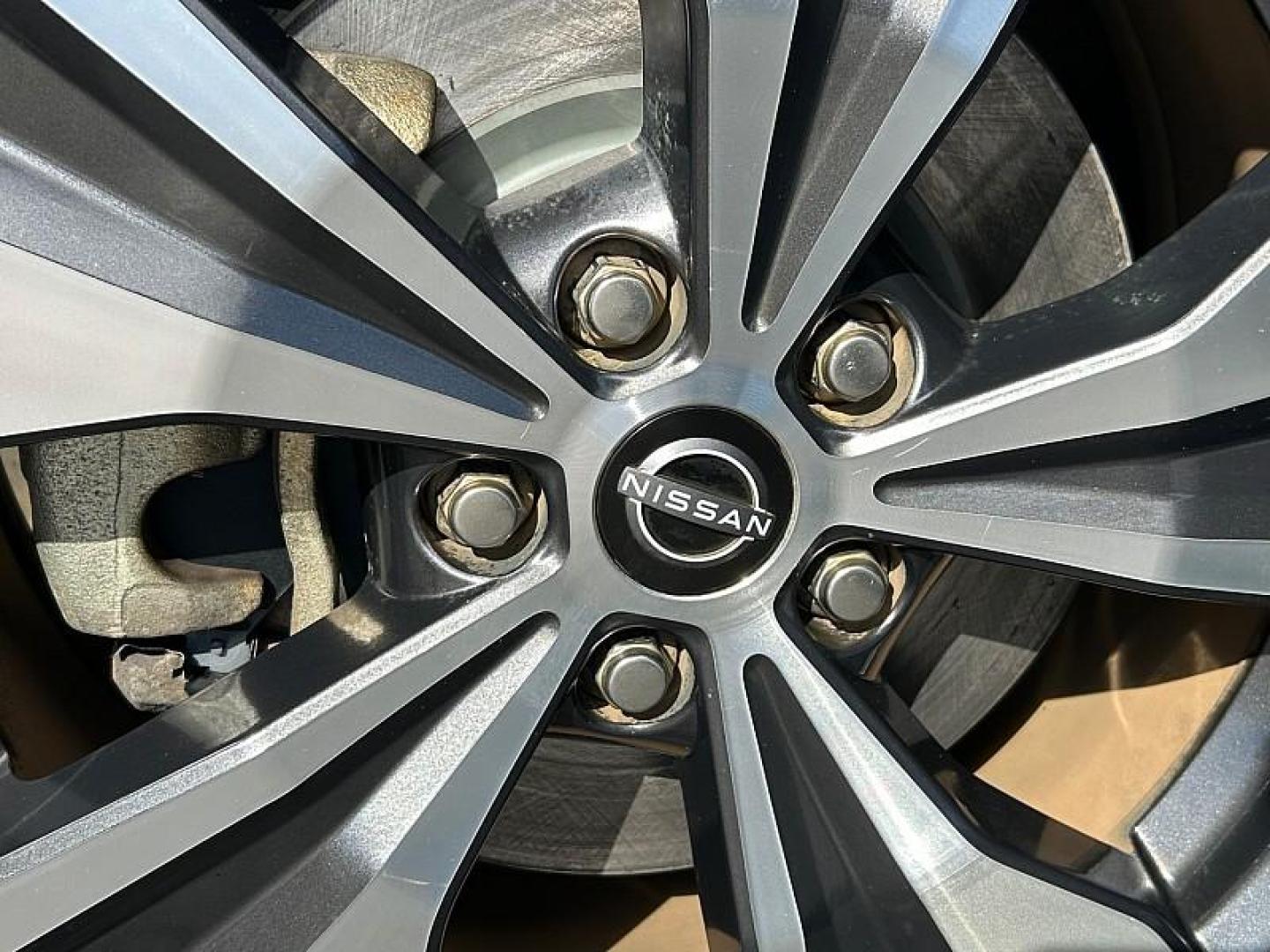 2023 GRAY Nissan Murano (5N1AZ2BJ5PC) with an V6 3.5 Liter engine, Automatic Xtronic CVT transmission, located at 412 Auto Vista Drive, Palmdale, 93551, (661) 945-0620, 34.592636, -118.136681 - Photo#10