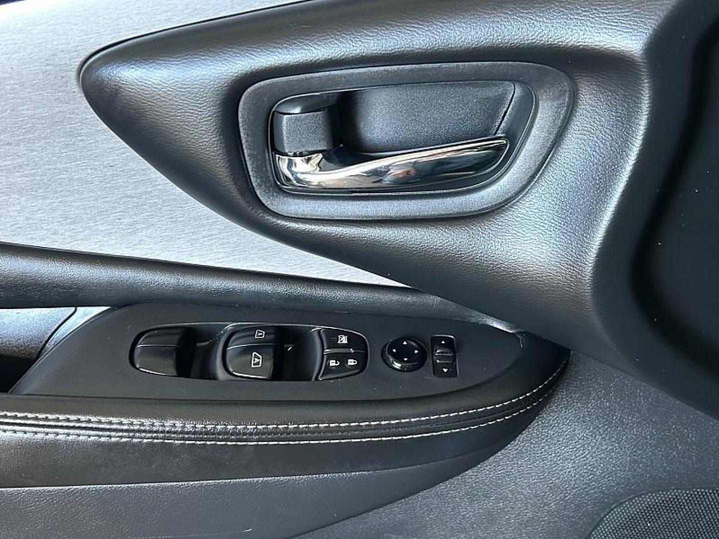 2023 GRAY Nissan Murano (5N1AZ2BJ5PC) with an V6 3.5 Liter engine, Automatic Xtronic CVT transmission, located at 412 Auto Vista Drive, Palmdale, 93551, (661) 945-0620, 34.592636, -118.136681 - Photo#23