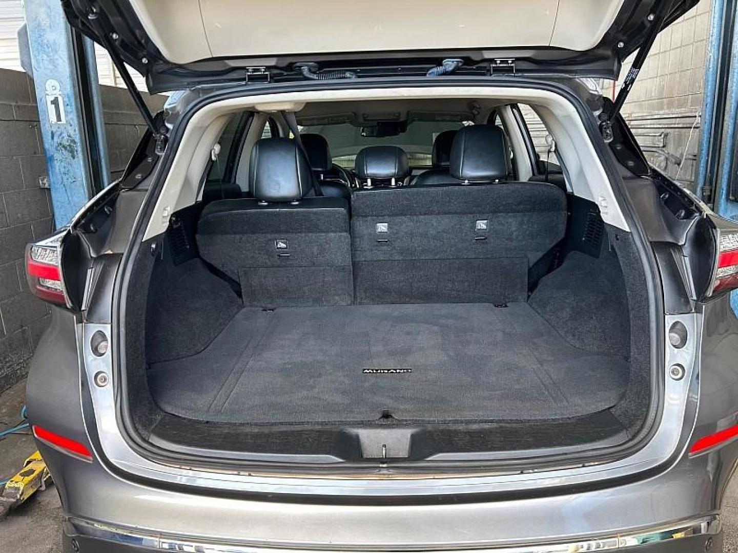 2023 GRAY Nissan Murano (5N1AZ2BJ5PC) with an V6 3.5 Liter engine, Automatic Xtronic CVT transmission, located at 412 Auto Vista Drive, Palmdale, 93551, (661) 945-0620, 34.592636, -118.136681 - Photo#28