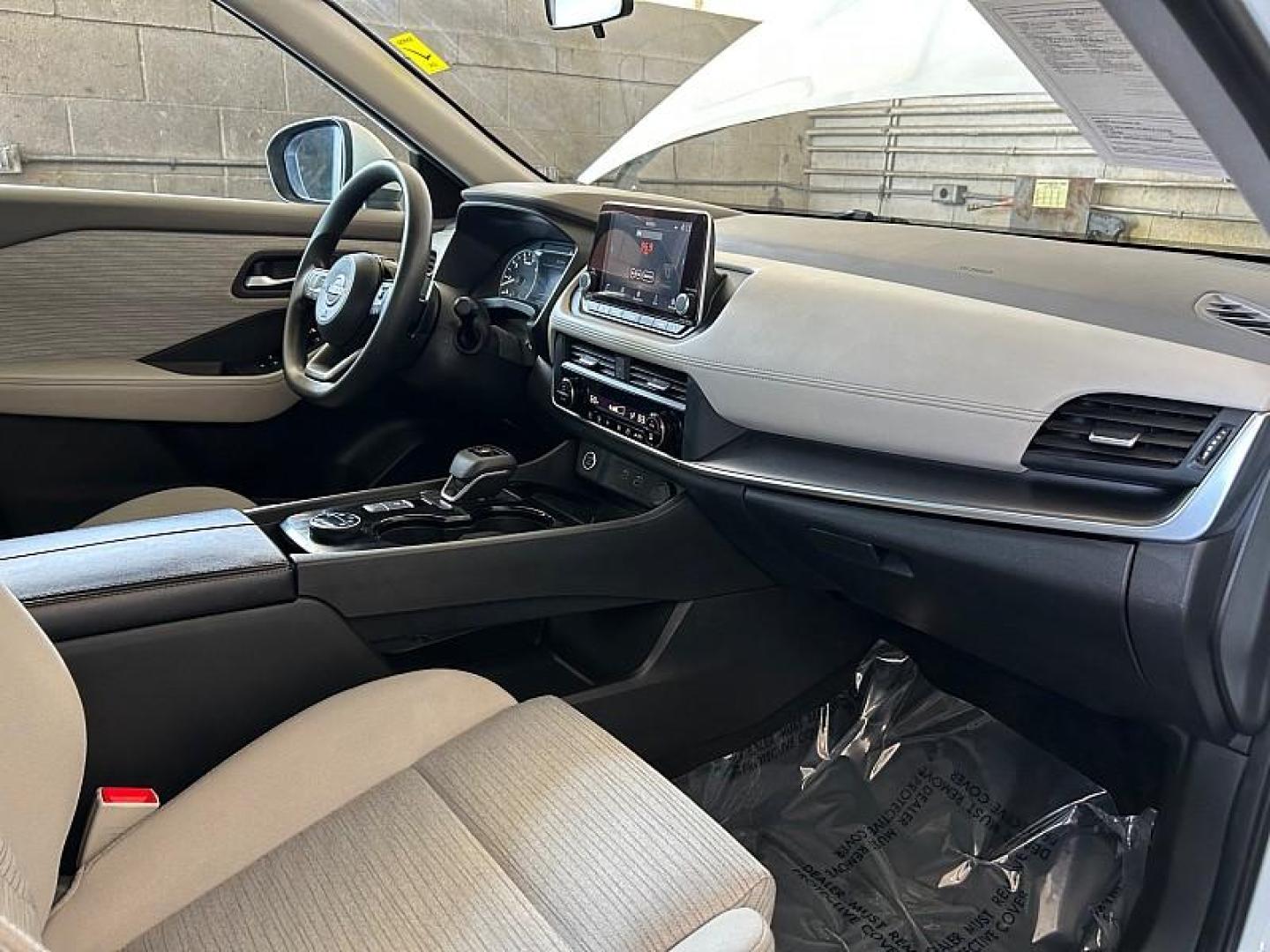 2023 WHITE Nissan Rogue (JN8BT3BB2PW) with an 3-Cyl Turbo 1.5 Liter engine, Automatic CVT w/Xtronic transmission, located at 412 Auto Vista Drive, Palmdale, 93551, (661) 945-0620, 34.592636, -118.136681 - Photo#4