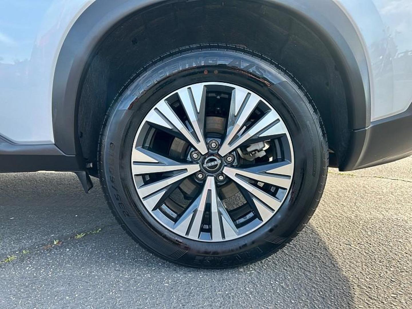 2023 SILVER Nissan Rogue (5N1BT3BA1PC) with an 3-Cyl Turbo 1.5 Liter engine, Automatic CVT w/Xtronic transmission, located at 412 Auto Vista Drive, Palmdale, 93551, (661) 945-0620, 34.592636, -118.136681 - Photo#15