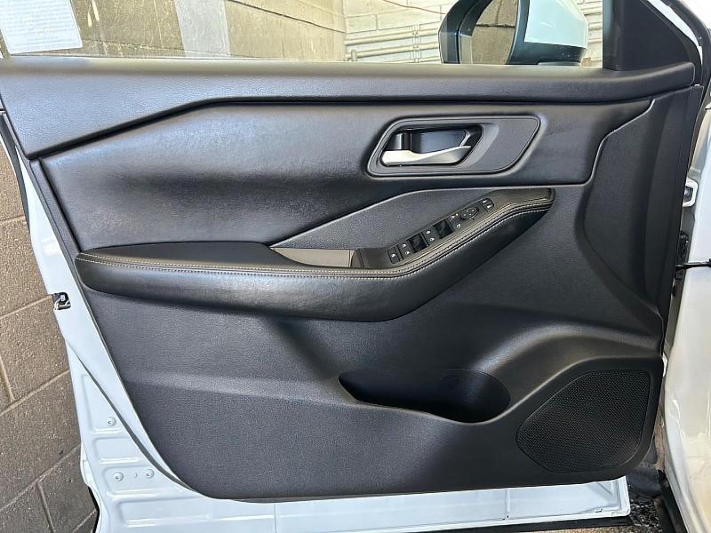 2023 WHITE Ram 1500 Classic 4WD (1C6RR7LG3PS) with an 6-Cyl 3.6 Liter engine, Automatic 8-Spd transmission, located at 412 Auto Vista Drive, Palmdale, 93551, (661) 945-0620, 34.592636, -118.136681 - Photo#16