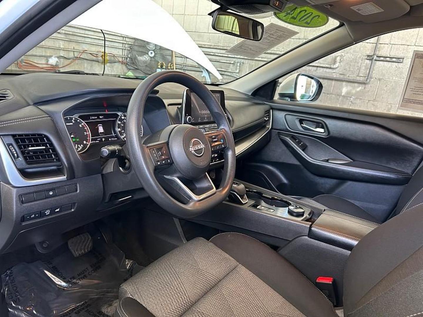 2023 WHITE Ram 1500 Classic 4WD (1C6RR7LG3PS) with an 6-Cyl 3.6 Liter engine, Automatic 8-Spd transmission, located at 412 Auto Vista Drive, Palmdale, 93551, (661) 945-0620, 34.592636, -118.136681 - Photo#17