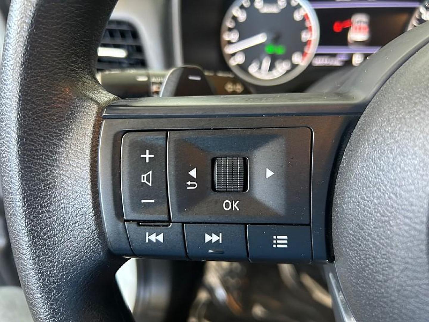 2023 WHITE Ram 1500 Classic 4WD (1C6RR7LG3PS) with an 6-Cyl 3.6 Liter engine, Automatic 8-Spd transmission, located at 412 Auto Vista Drive, Palmdale, 93551, (661) 945-0620, 34.592636, -118.136681 - Photo#22