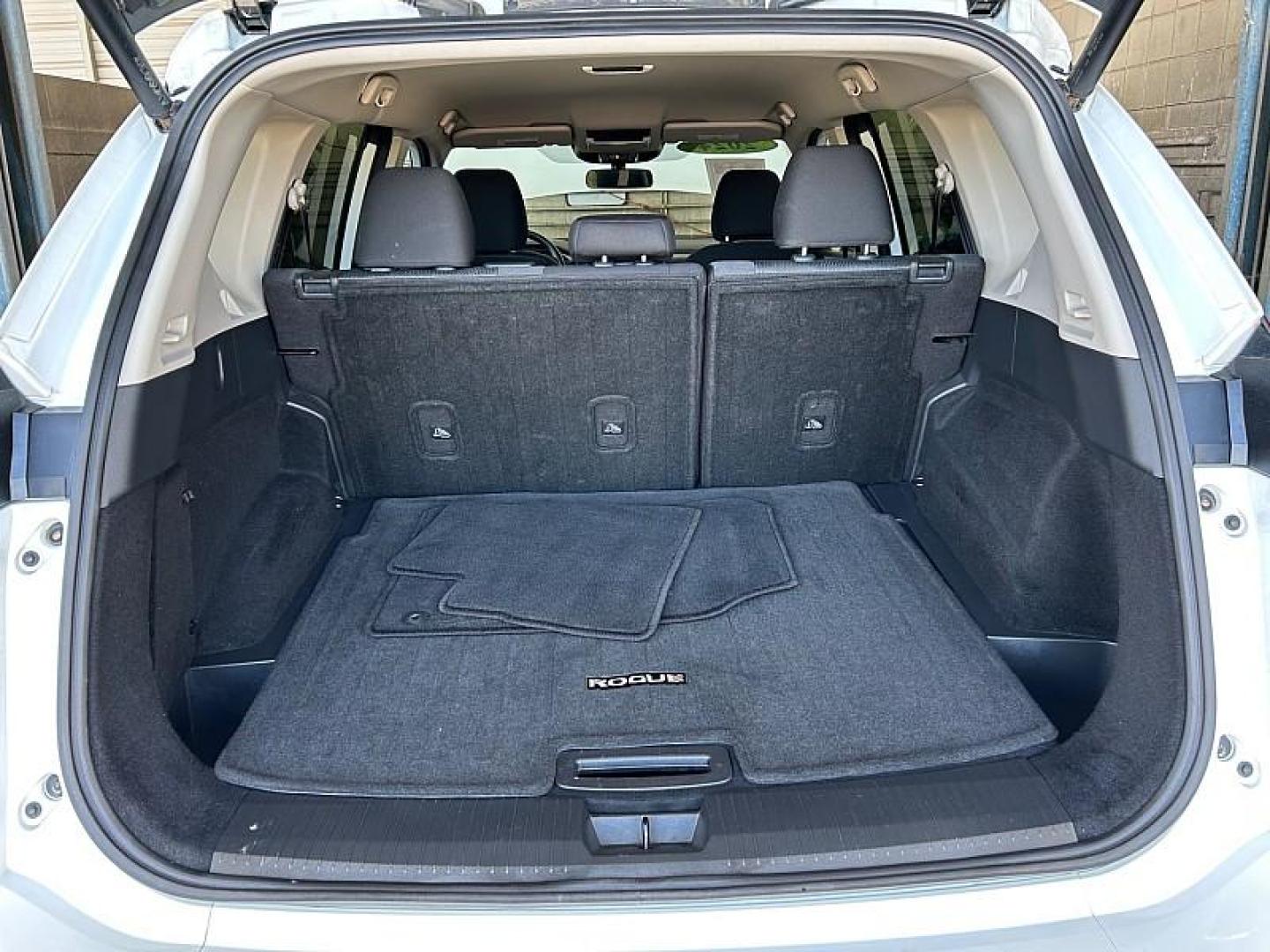 2023 WHITE Ram 1500 Classic 4WD (1C6RR7LG3PS) with an 6-Cyl 3.6 Liter engine, Automatic 8-Spd transmission, located at 412 Auto Vista Drive, Palmdale, 93551, (661) 945-0620, 34.592636, -118.136681 - Photo#27