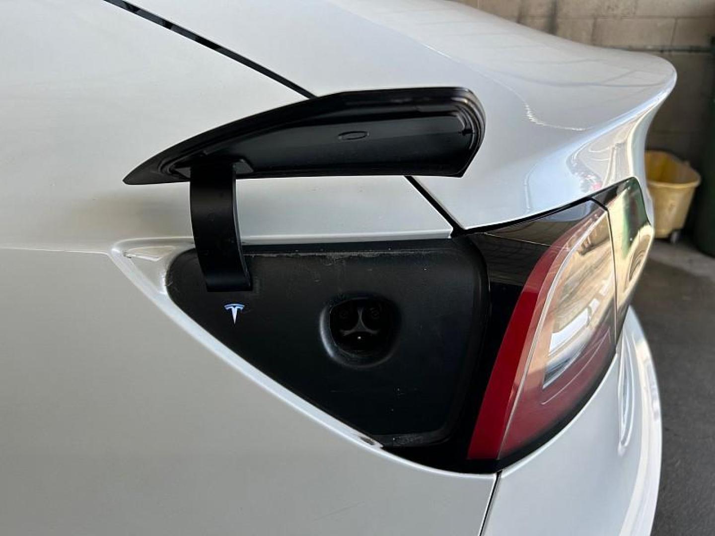 2023 WHITE Tesla Model 3 (5YJ3E1EA5PF) with an AC Electric Motor engine, Single-Speed Fixed Gear transmission, located at 412 Auto Vista Drive, Palmdale, 93551, (661) 945-0620, 34.592636, -118.136681 - Photo#27