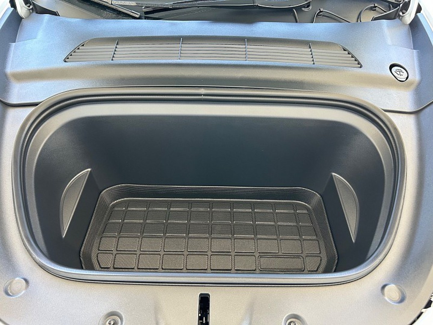 2023 White Tesla Model Y (7SAYGDEE2PF) with an Dual AC Electric Motors engine, Single-Speed Fixed Gear transmission, located at 412 Auto Vista Drive, Palmdale, 93551, (661) 945-0620, 34.592636, -118.136681- Photo#30