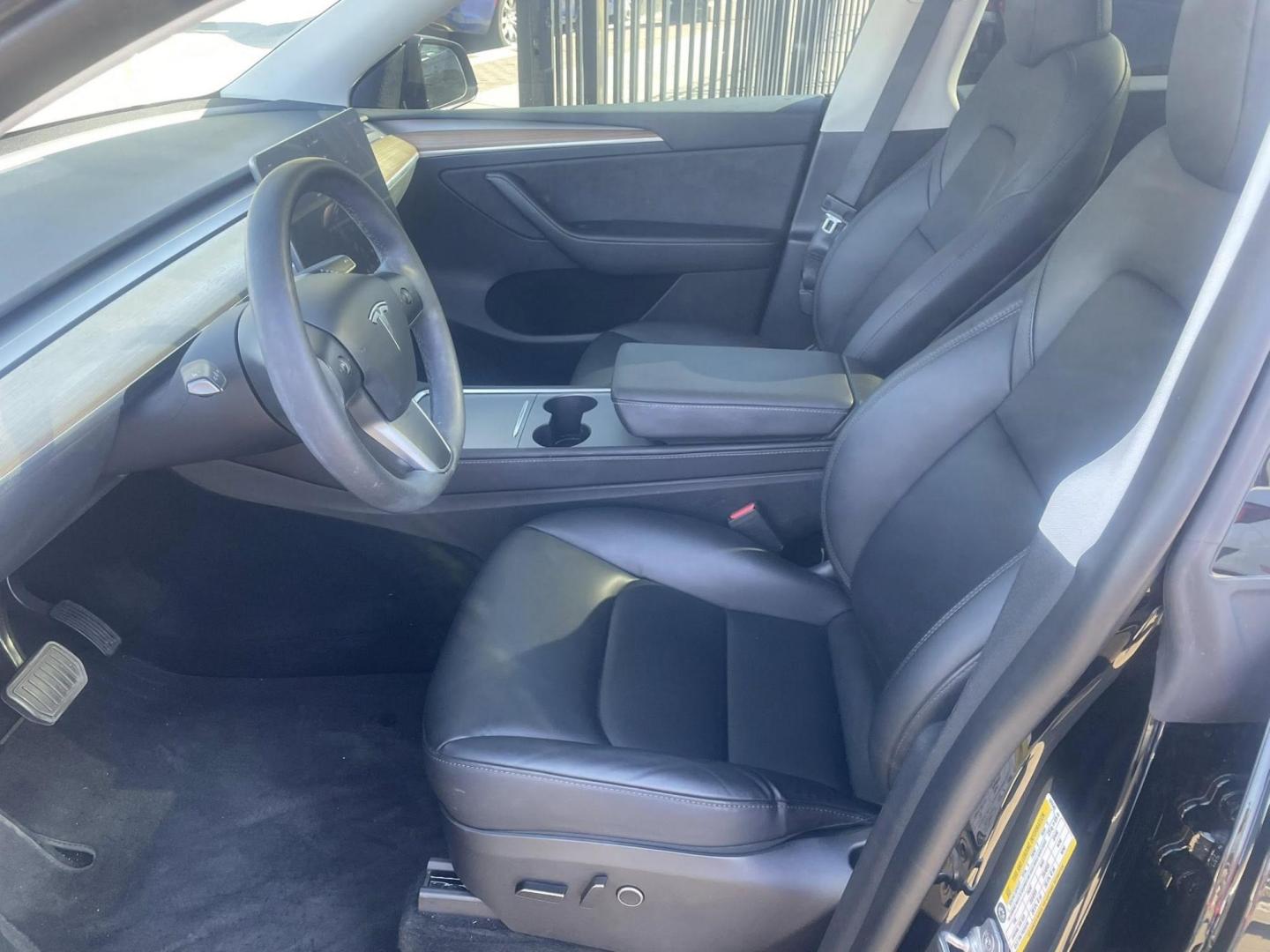2023 Tesla Model Y Long Range (7SAYGDEE2PA) with an ELECTRIC engine, 1A transmission, located at 744 E Miner Ave, Stockton, CA, 95202, (209) 944-5770, 37.956863, -121.282082 - PLUS TAXES AND FEES NO CHARGER AVAILABLE- Photo#3